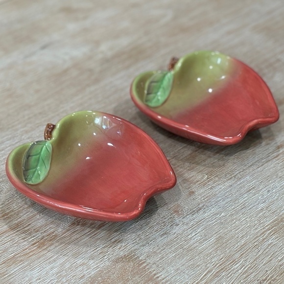 Vintage Y2K Russ Berrie Hand Painted Ceramic Apples Trinket Trays, Set of 2 - Picture 5 of 6